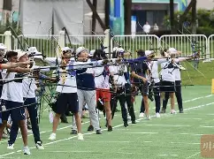 闽南鲸鲨队鏖战徽州黑豹队，举重半决赛险胜，核心复出即建功。锋线火力回暖(军营擂台赛歌词)
