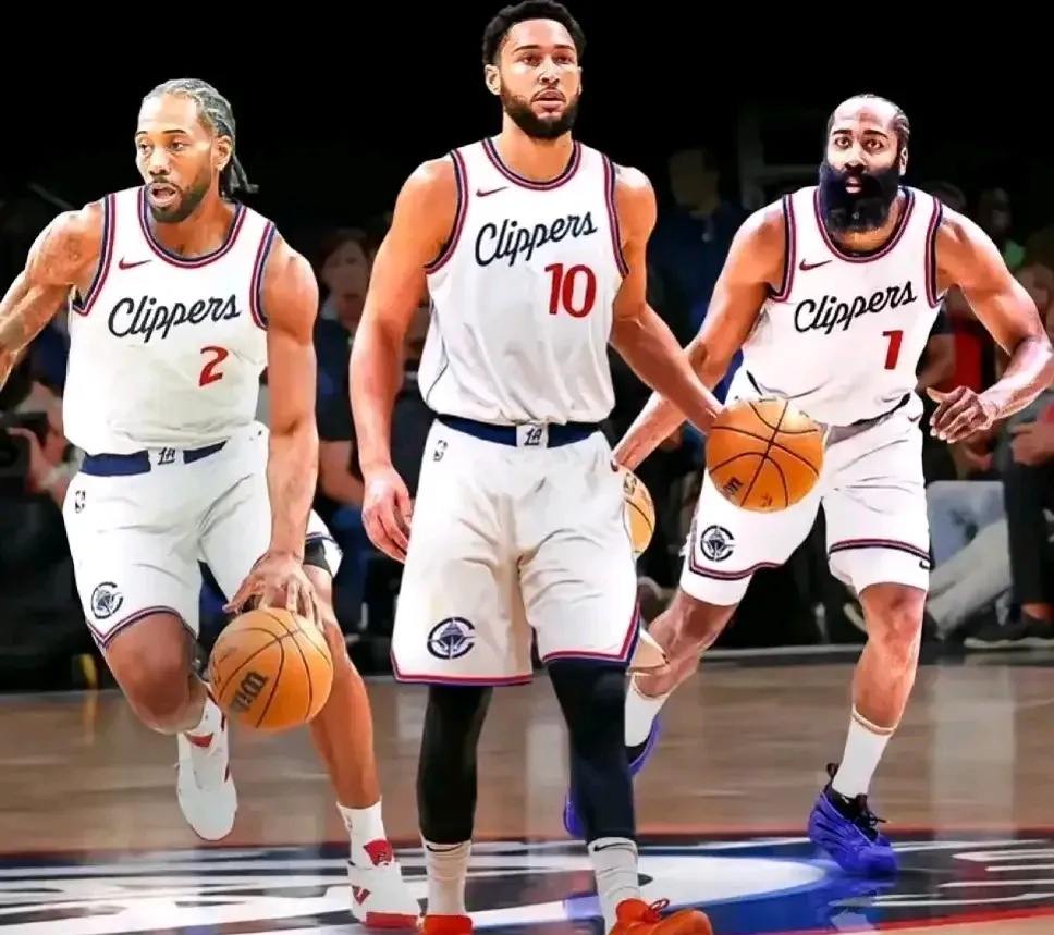 美洲杯官宣日走向成谜；洛杉矶快船绝杀压哨；更衣室稳定；轮换策略被讨论(梅西再捧美洲杯奖杯)