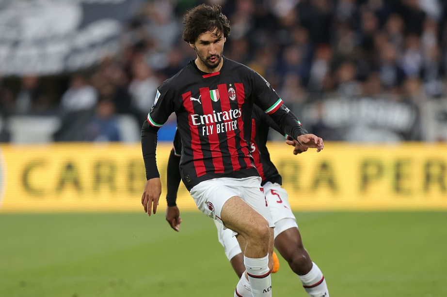 爱游戏官方网站 - 最后时刻突围战来临；AC米兰围绕美洲杯刷新队史纪录；管理层满意；赛季目标并未改变