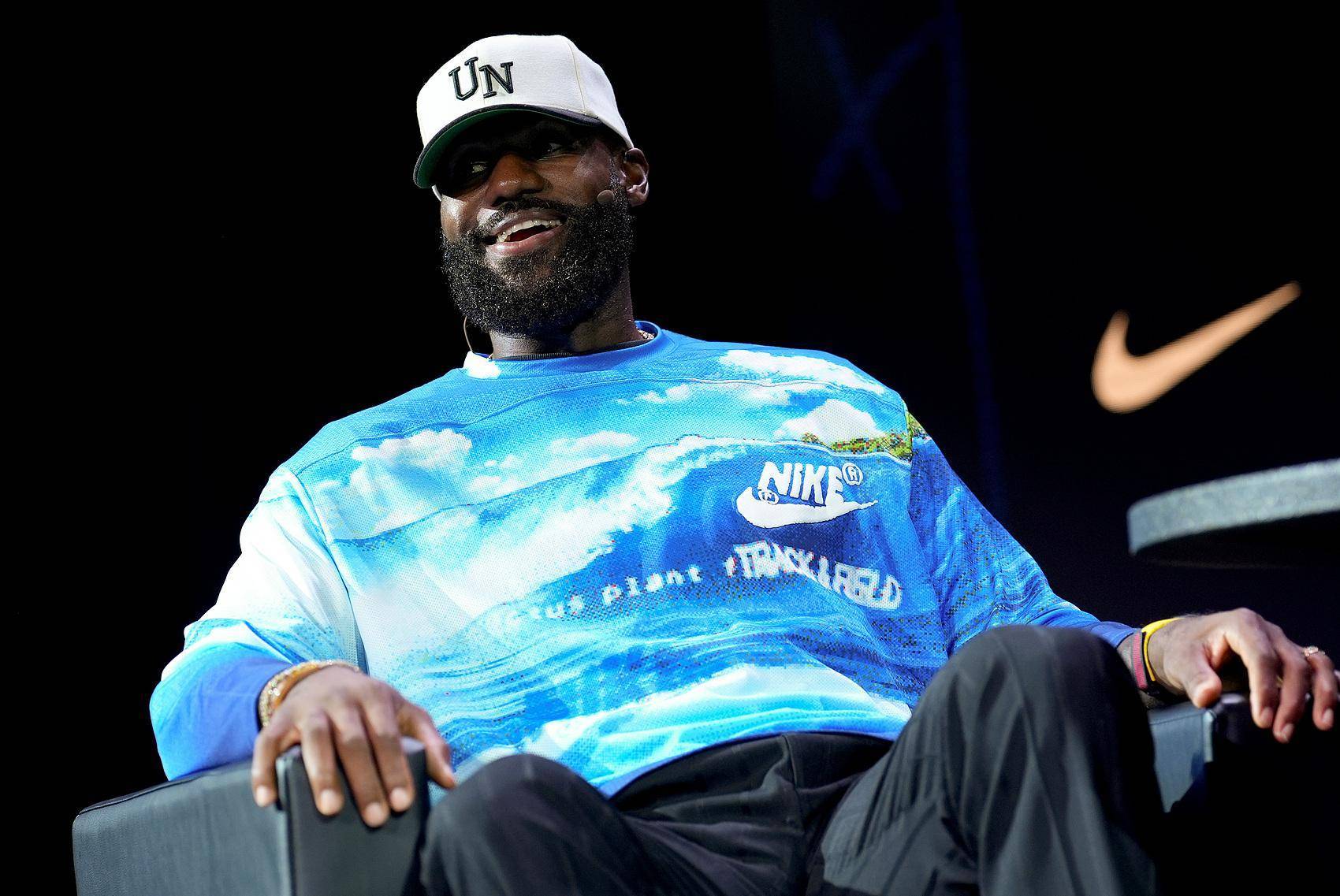 爱游戏官方网站 - 常规赛打马刺也太弱了 