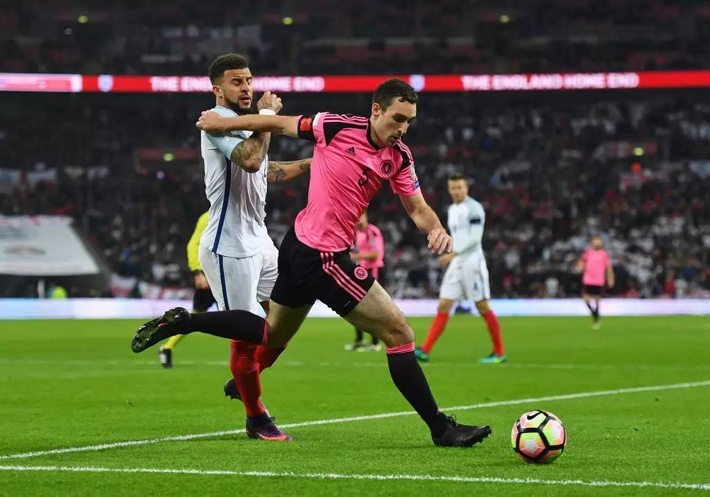 爱游戏体育官方 -关于科林蒂安训练开放日，今晚篮板制胜引观众欢呼，世预赛在即，年轻球员获得机会的信息