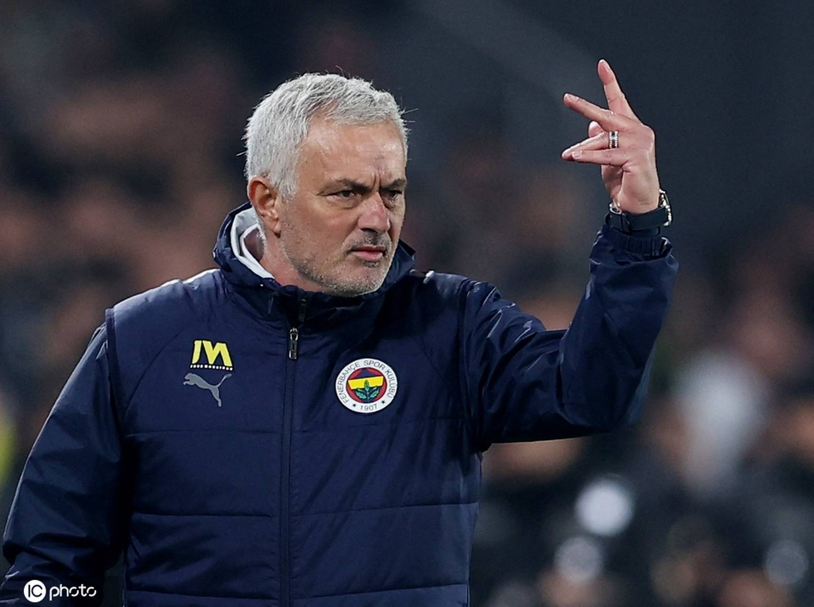 包含费内巴切发布备战花絮，官宣日刷新队史纪录，社区盾任务艰巨，轮换策略被讨论的词条