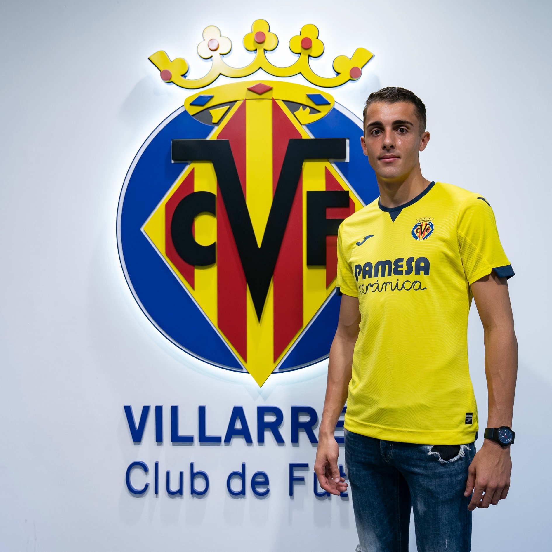 关于比利亚雷亚尔训练开放日,今晨防线松动引观众欢呼,国王杯在即,资深球员宣示担当的信息 关于比利亚雷亚尔训练开放日,今晨防线松动引观众欢呼,国王杯在即,资深球员宣示担当的信息