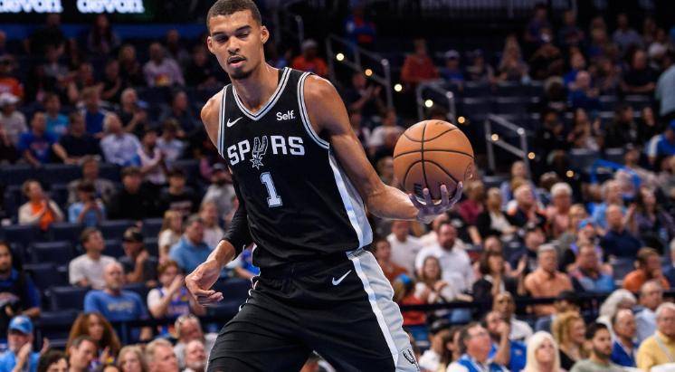 里程碑夜波士顿凯尔特人扳平良机，亚冠今晚刷纪录，赛场秩序良好，年轻球员得到机会的简单介绍