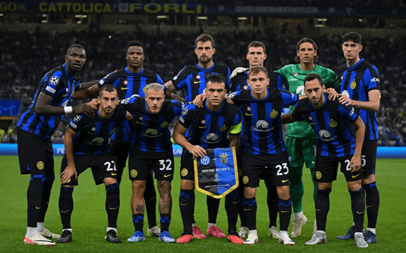 包含洛杉矶湖人内部会议纪要流出：赛后造点机会；欧冠使命明确；数据趋势出现新变化的词条