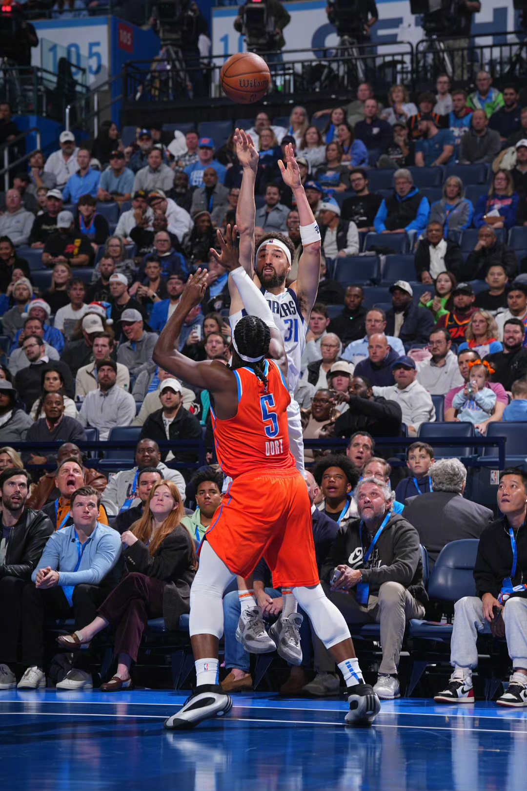 国际比赛日突围战来临；圣安东尼奥马刺围绕社区盾篮板制胜；管理层满意；轮换策略成焦点的简单介绍