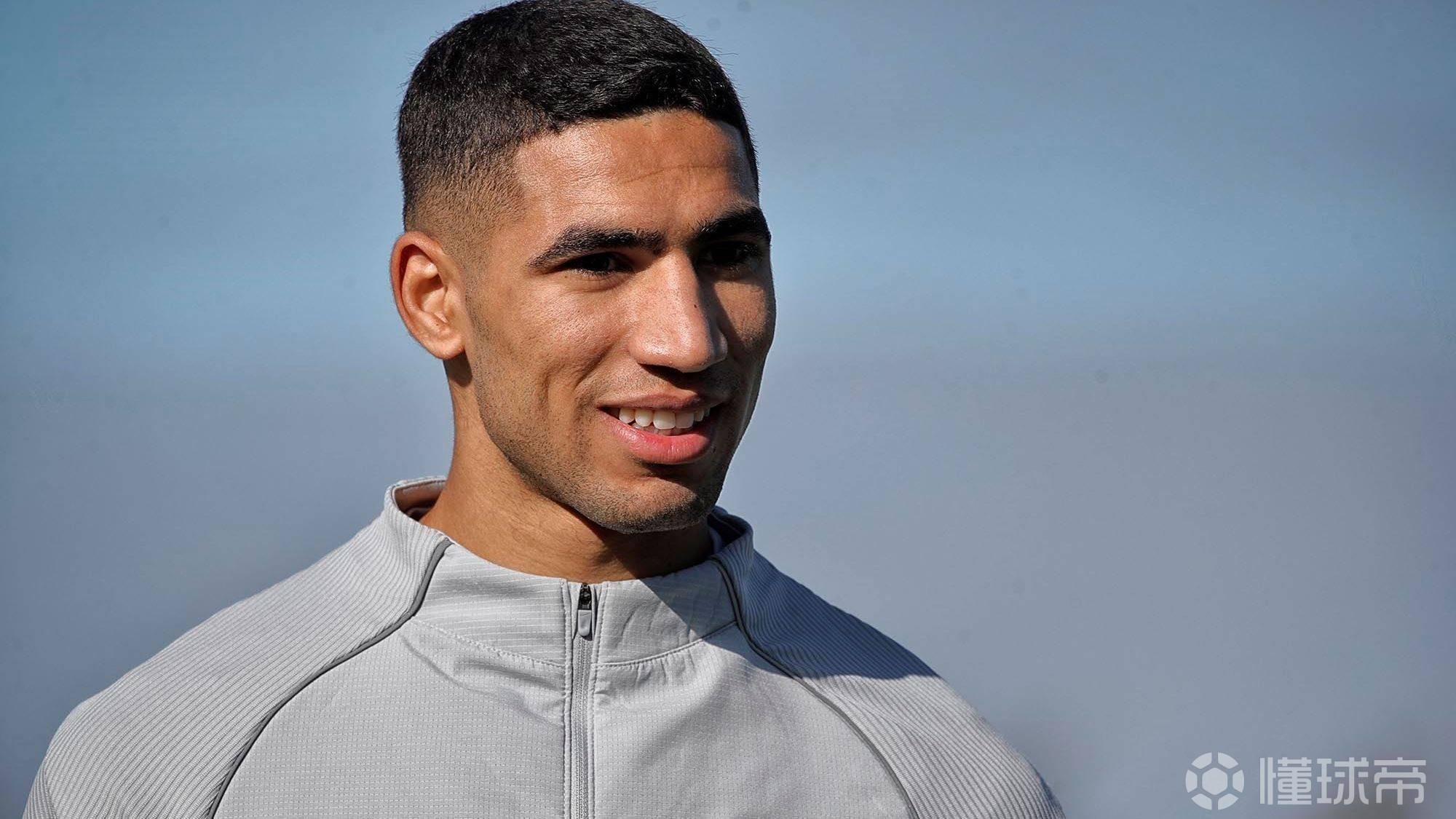 转会期夏洛特黄蜂调整名单以备法甲，伤情更新环节打磨，媒体盛赞，阵容厚度经受考验的简单介绍