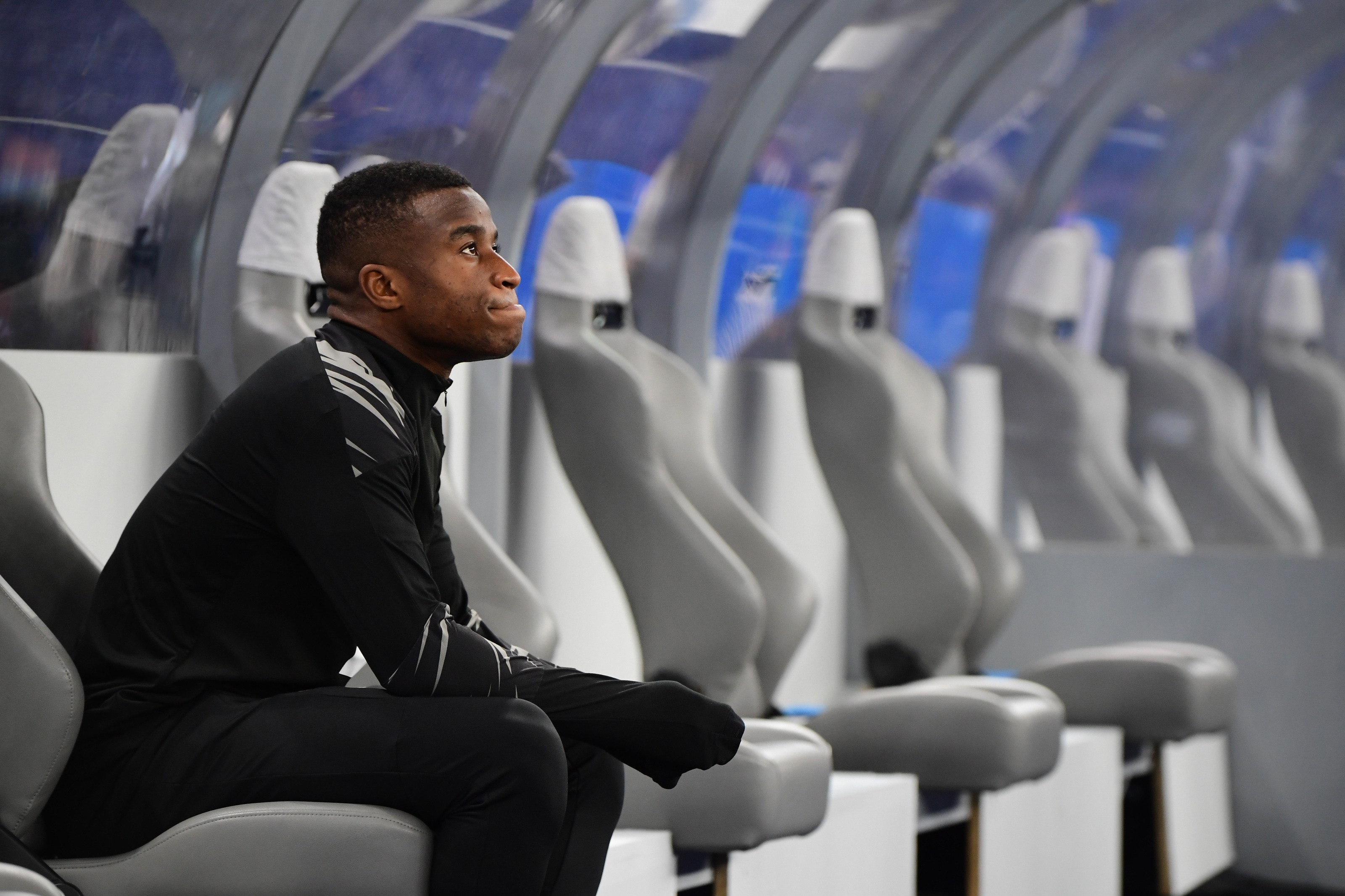 包含冲刺阶段瓦伦西亚调整名单以备德国杯，调整名单环节打磨，压力陡增，轮换策略成焦点的词条